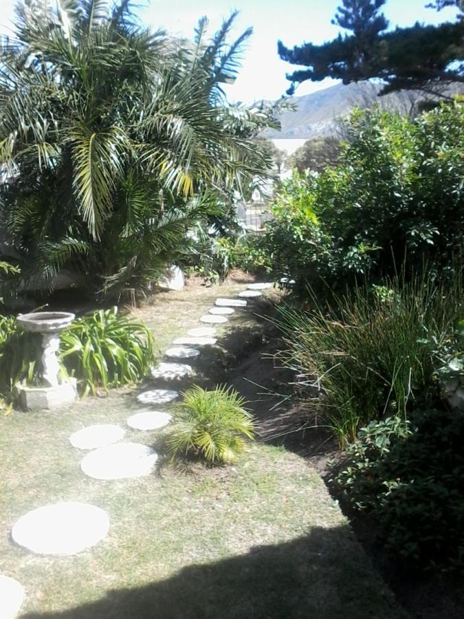 40 On Main Self Catering Appartement Hermanus Buitenkant foto