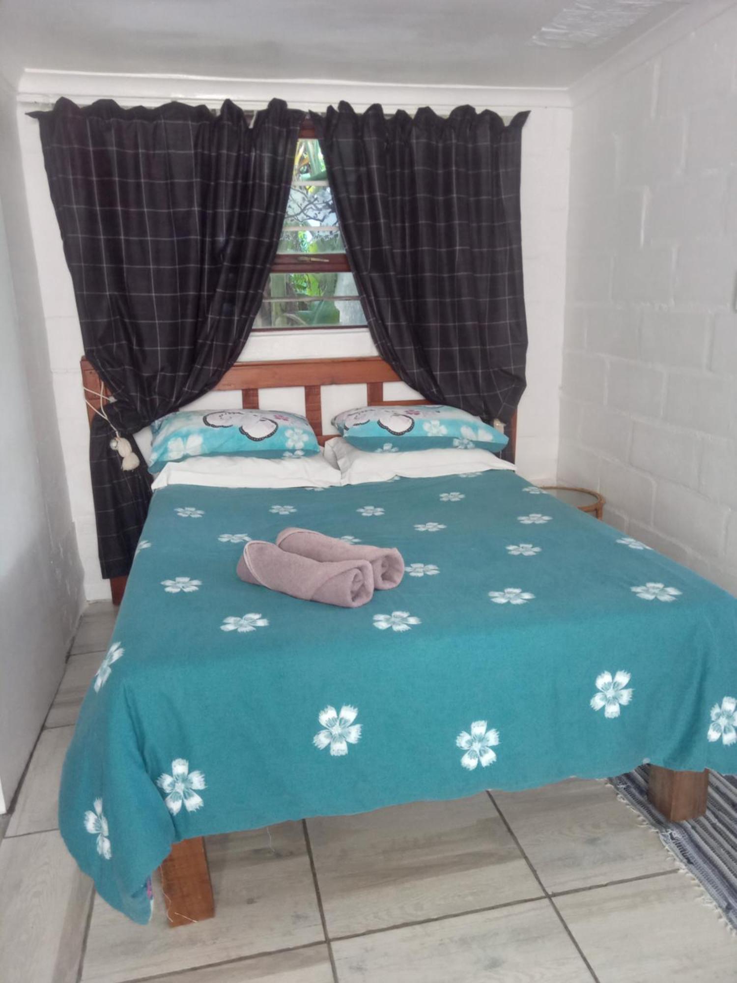 40 On Main Self Catering Appartement Hermanus Buitenkant foto